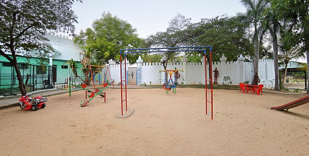 Royal Club Chennai Exterior foto