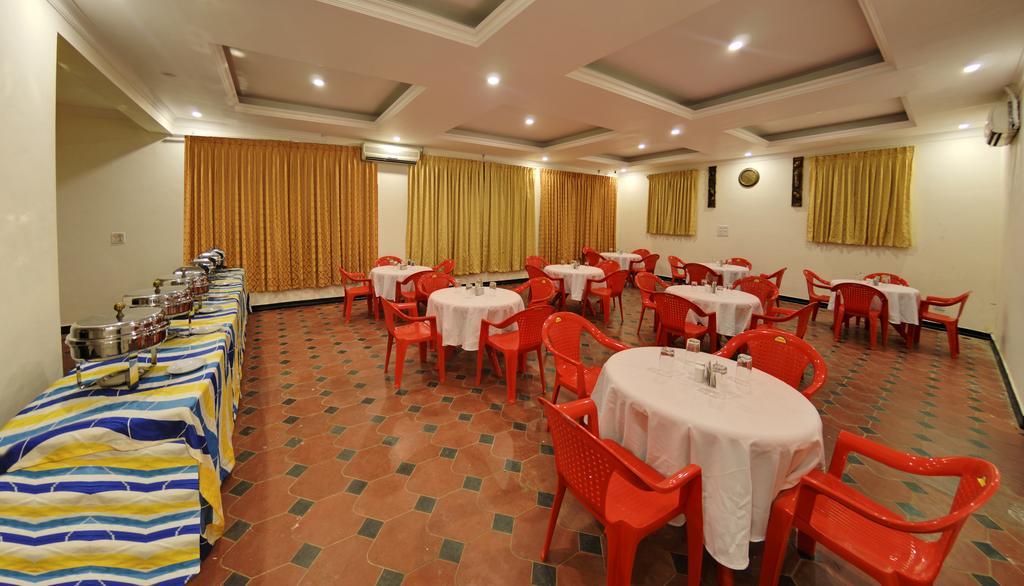 Royal Club Chennai Exterior foto